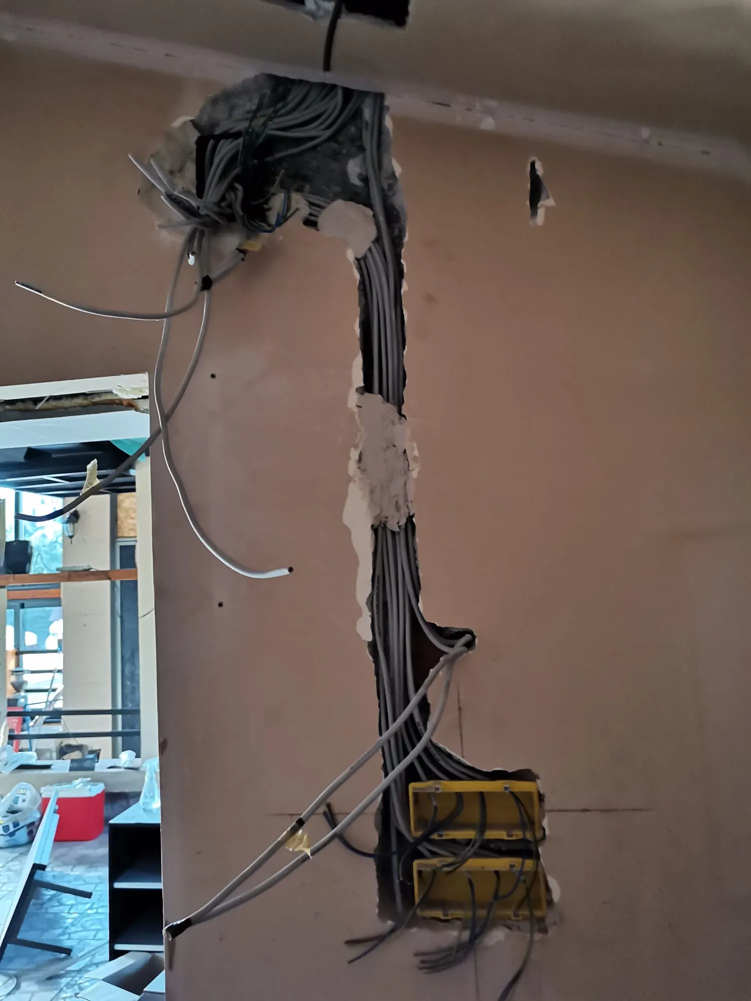 Grubi električni radovi